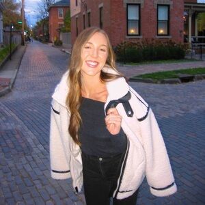 Meet your Posher, Kendra